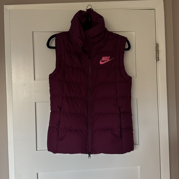 Nike Vest - Picture 2 of 4